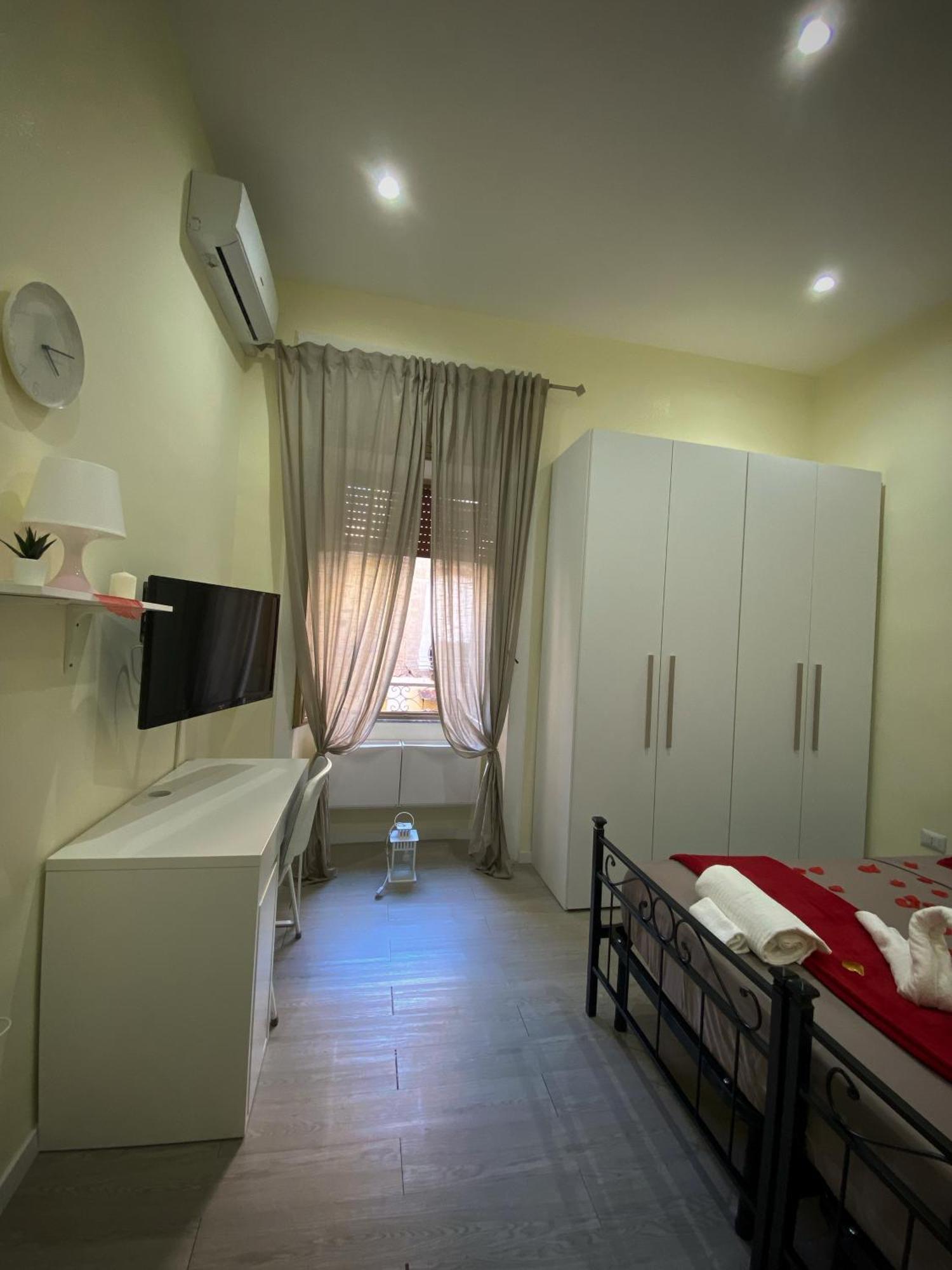La Casa Al Centro " Vicino Al Centro Storico Di Napoli" Daire Dış mekan fotoğraf